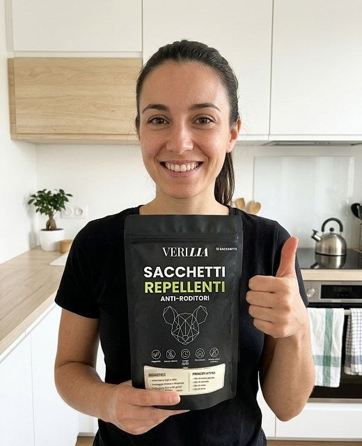 Cliente Verilia con la sua confezione di sacchetti repellenti